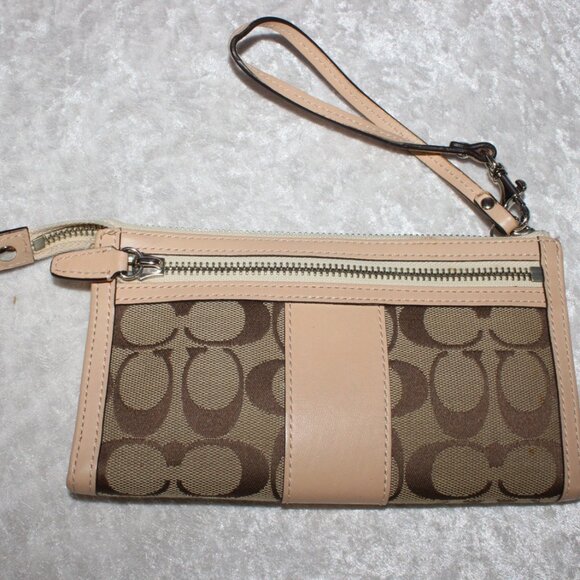Coach Signature Canvas Wristlet / Clutch - Picture 2 of 6